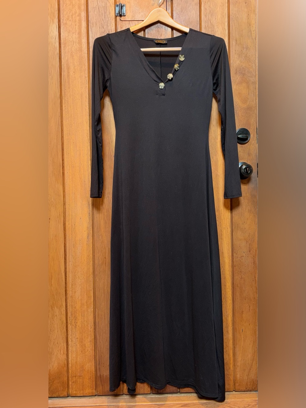 Classic Black Long Sleeve V-Neck Maxi Dress